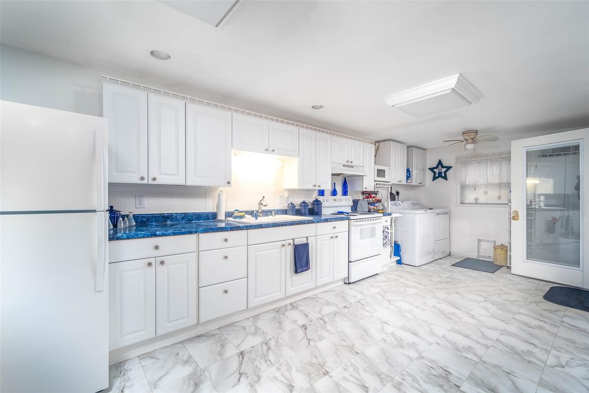 Interior, Kitchen, Marble, Recessed Lighting, Washer