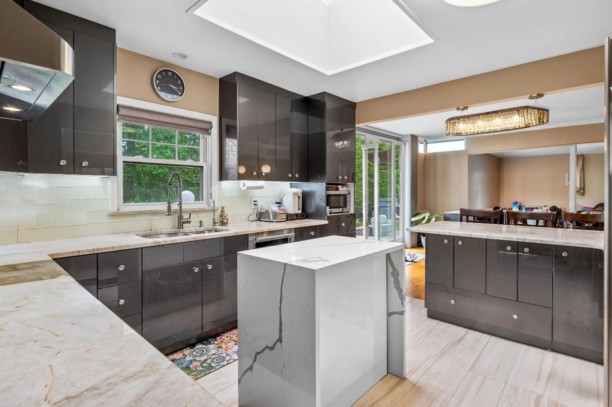 Chandelier, Interior, Kitchen, Wood Texture Flooring