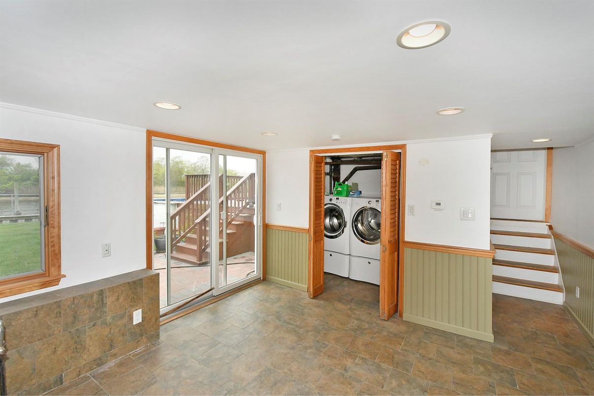 Interior, Recessed Lighting, Utility Closets, Washer
