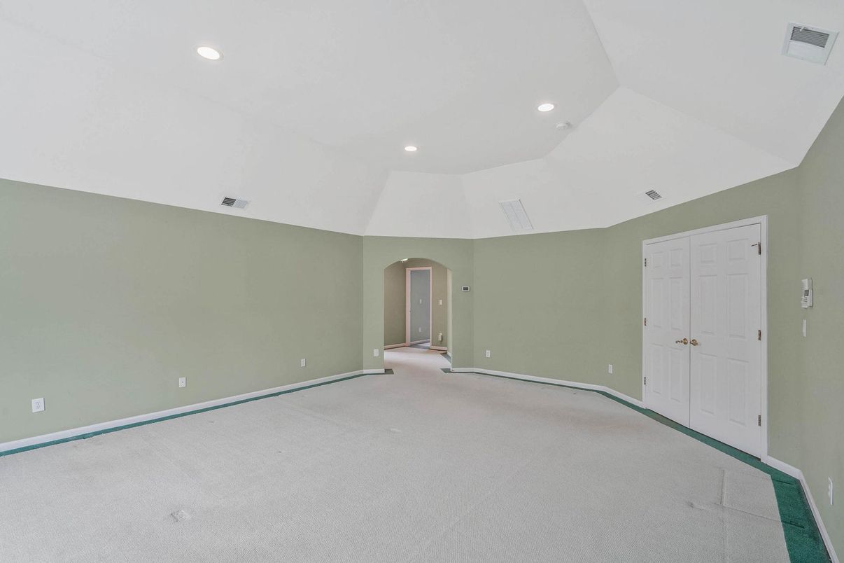 Empty room, Interior, Recessed Lighting