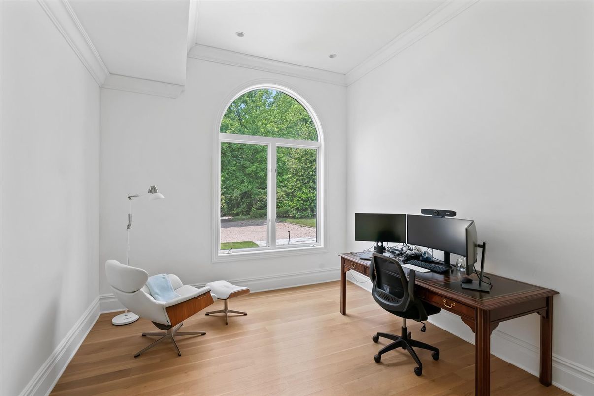 Home Office, Interior, Recessed Lighting, Wood Texture Flooring