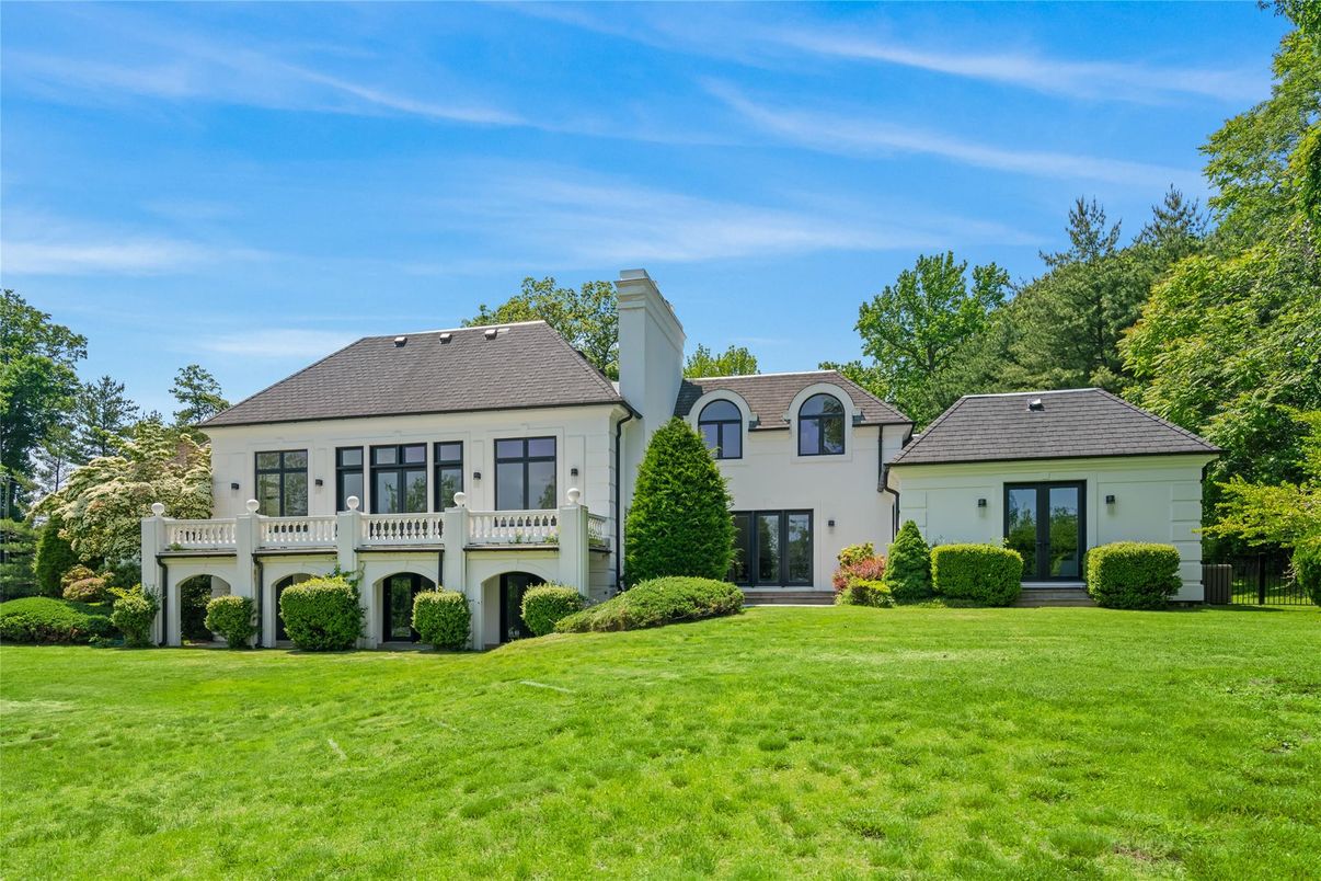 Backyard, Exterior, Facade, French Provincial