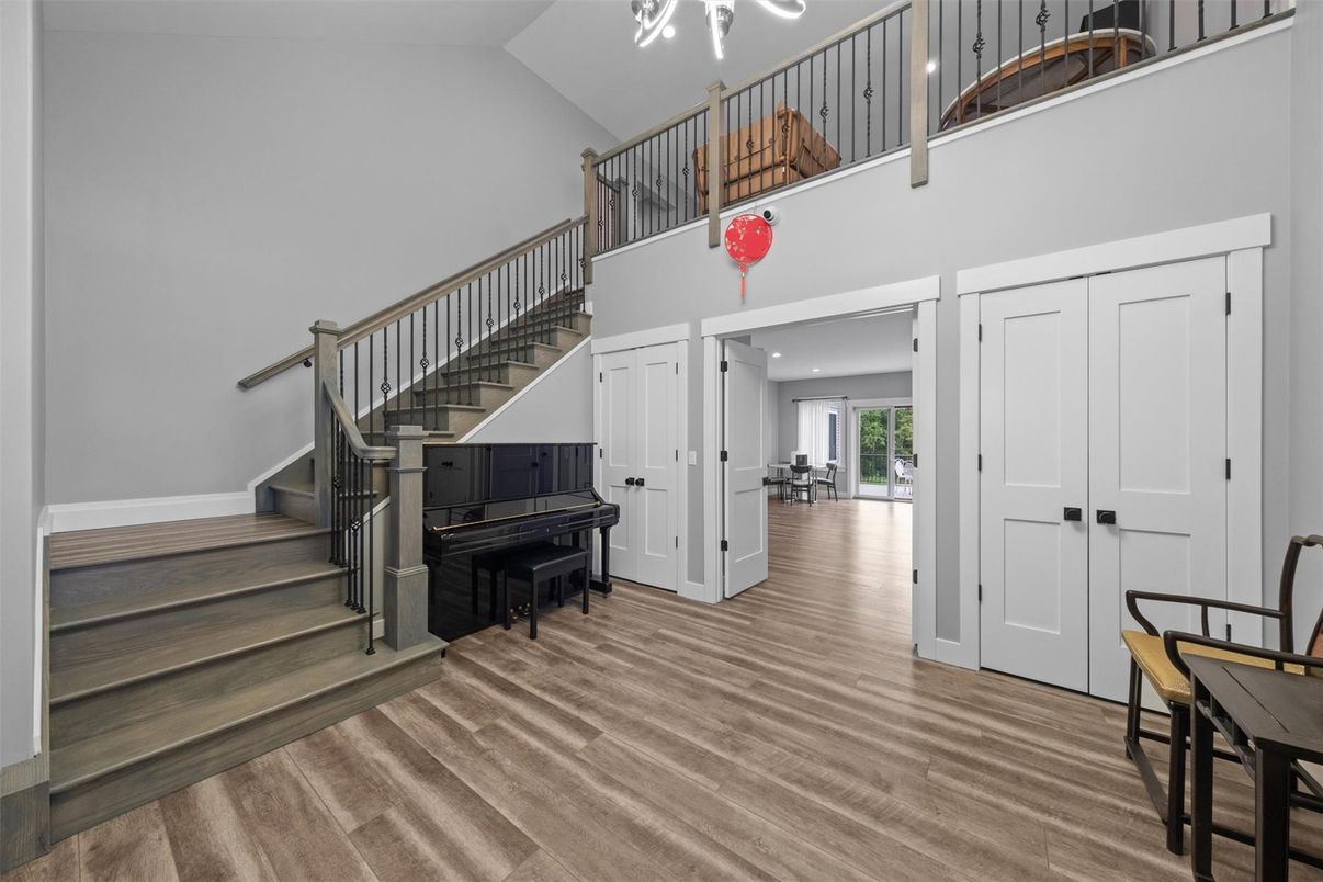 Interior, Pendant Lights, Piano, Recessed Lighting, Wood Texture Flooring