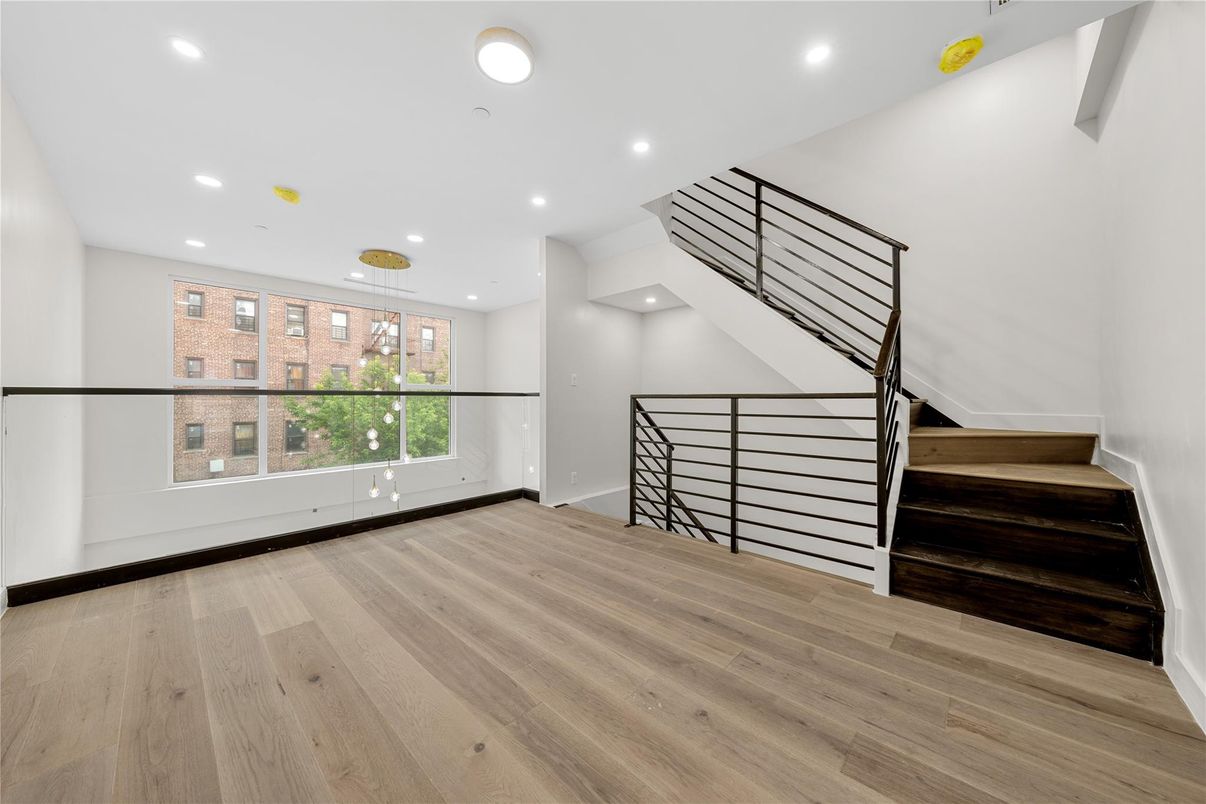 Interior, Pendant Lights, Recessed Lighting, Wood Texture Flooring
