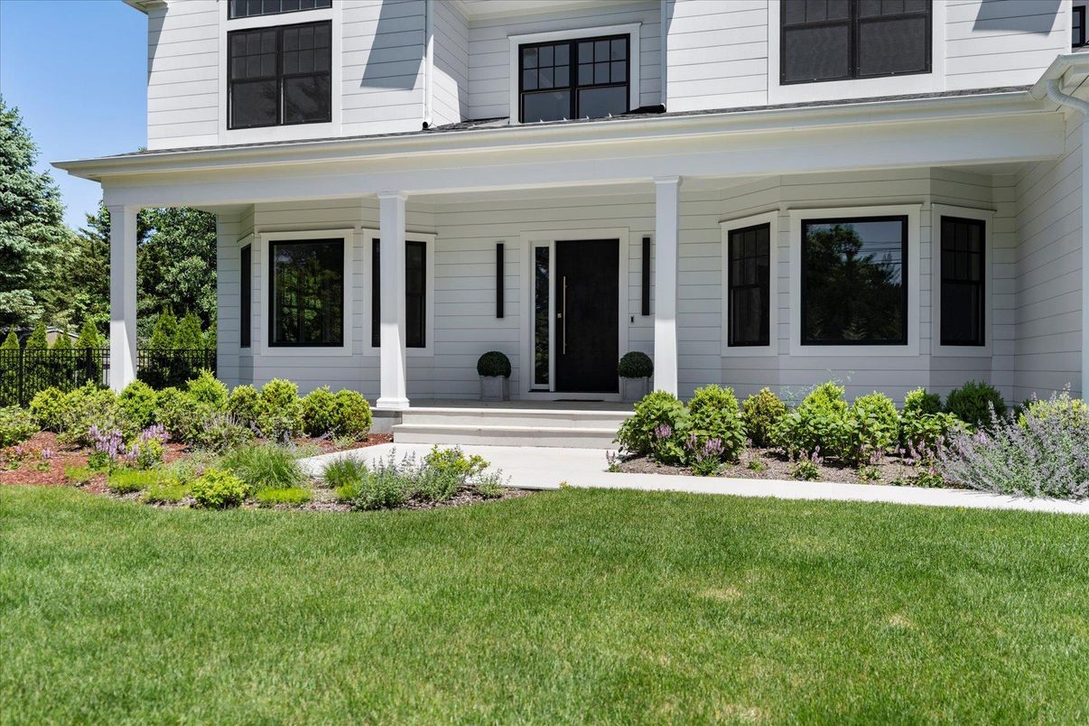 Exterior, Facade, Farmhouse