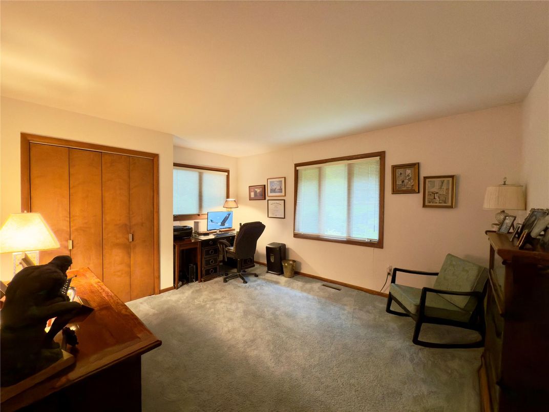 Home Office, Interior