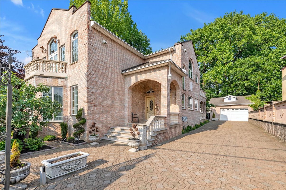 Exterior, Facade, Brick Facade, French Provincial