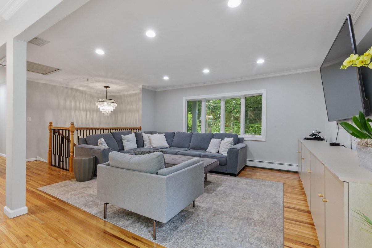 Chandelier, Dining room, Interior, Living room, Pendant Lights, Recessed Lighting, Wood Texture Flooring