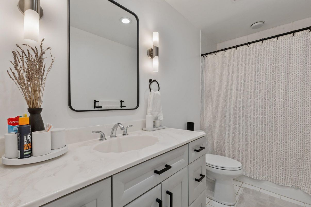 Bathroom, Interior, Recessed Lighting