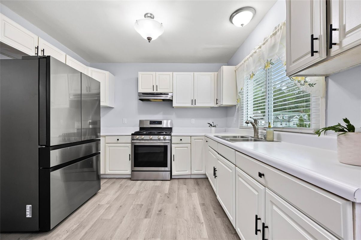 Interior, Kitchen, Stainless Steel Appliances, Wood Texture Flooring