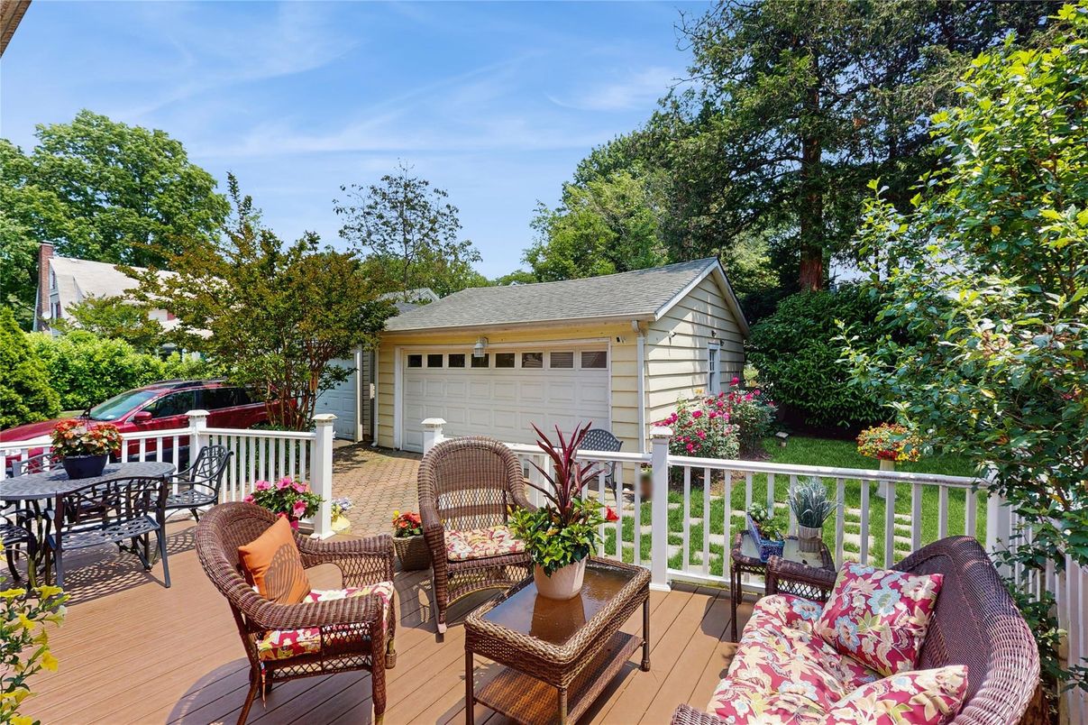 Detached Garage, Exterior