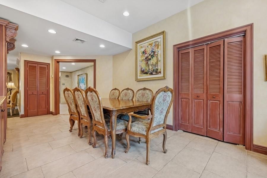 Dining room, Interior, Recessed Lighting