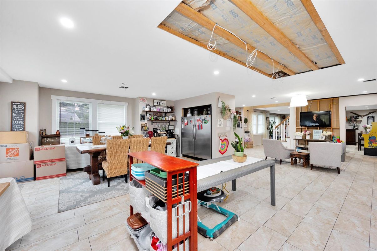 Dining room, Interior, Living room, Recessed Lighting