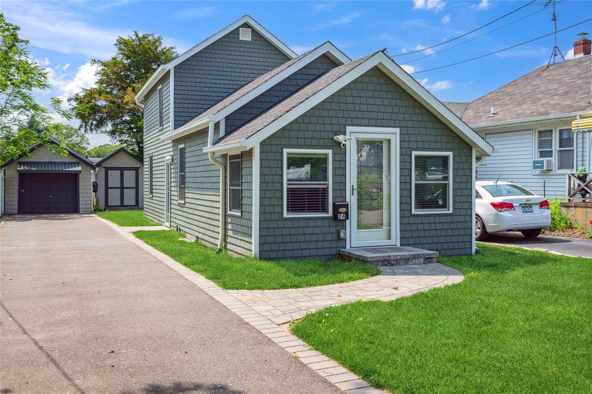 Detached Garage, Exterior