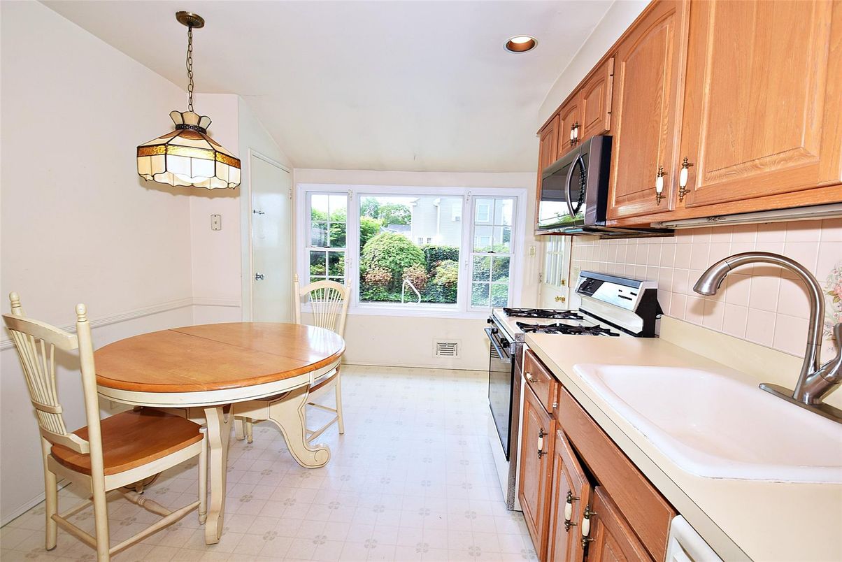 Dining room, Interior, Kitchen, Pendant Lights, Recessed Lighting