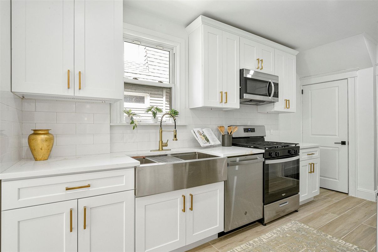 Interior, Kitchen, Stainless Steel Appliances, Wood Texture Flooring