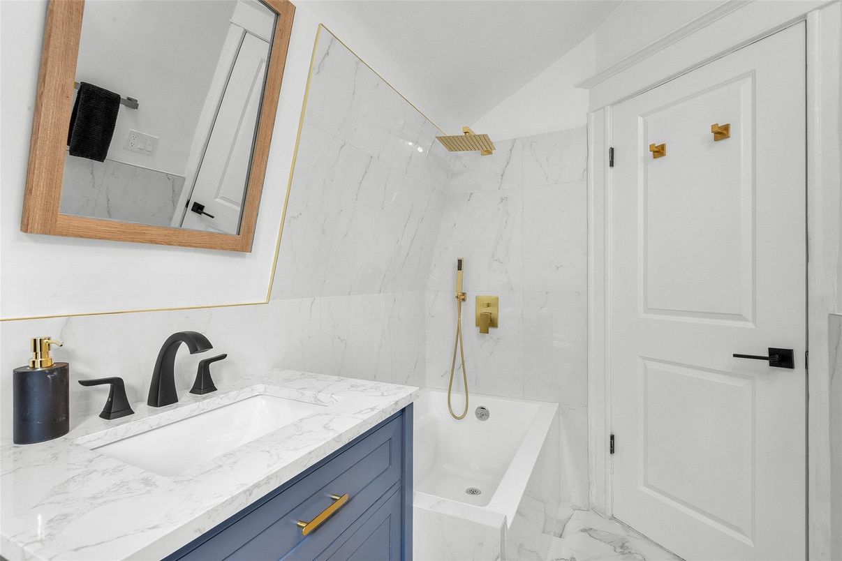Bathroom, Interior, Marble, Marble Walls