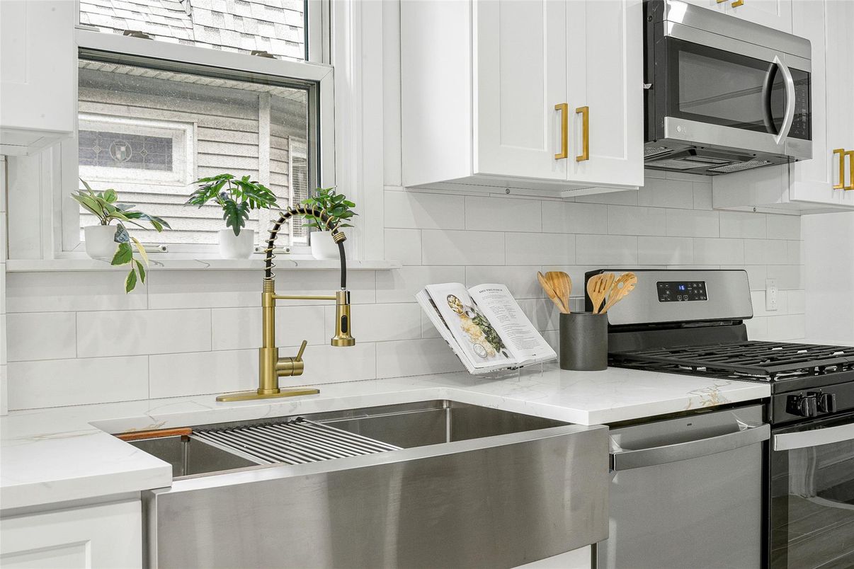 Interior, Kitchen, Stainless Steel Appliances