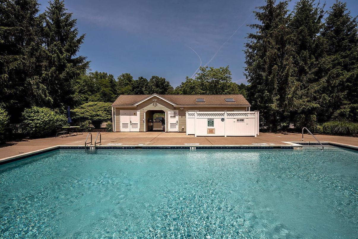 Exterior, Pool, Solar Panels
