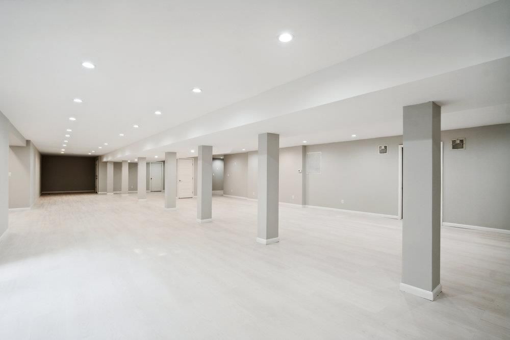 Empty room, Interior, Recessed Lighting