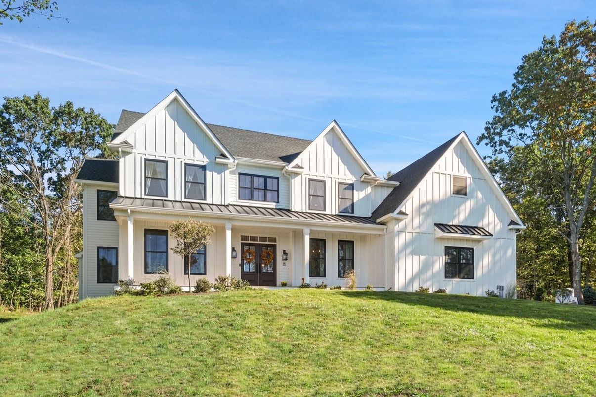 Exterior, Facade, Farmhouse