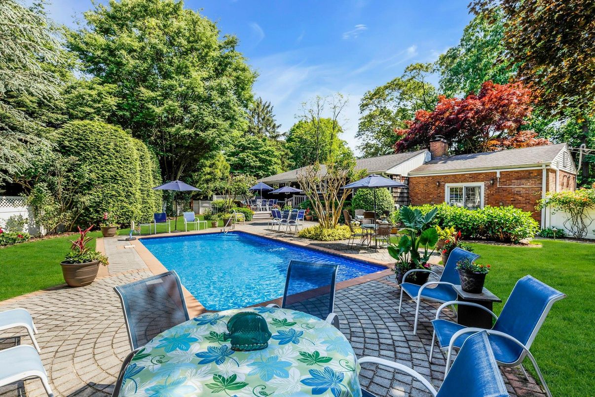 Exterior, Pool