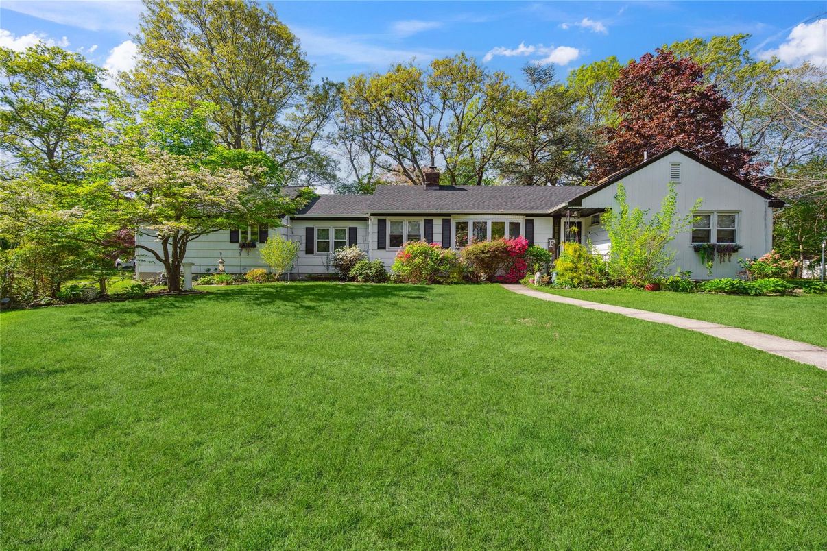 Backyard, Exterior, Facade, Ranch