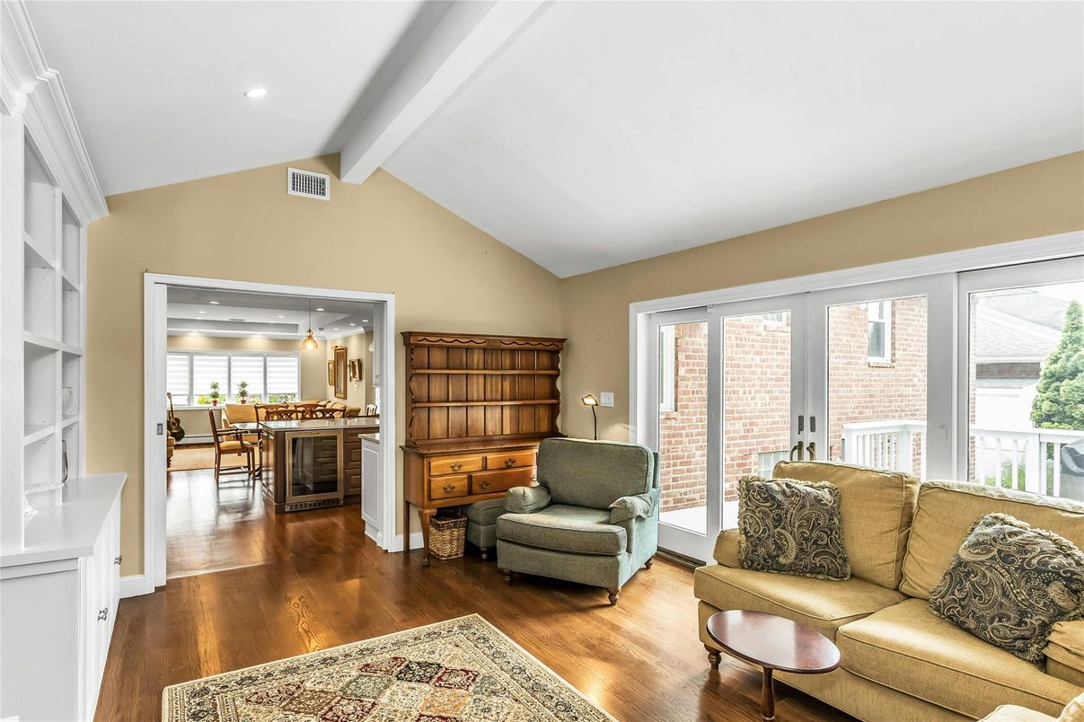 Dining room, Interior, Living room, Pendant Lights, Recessed Lighting, Wood Texture Flooring
