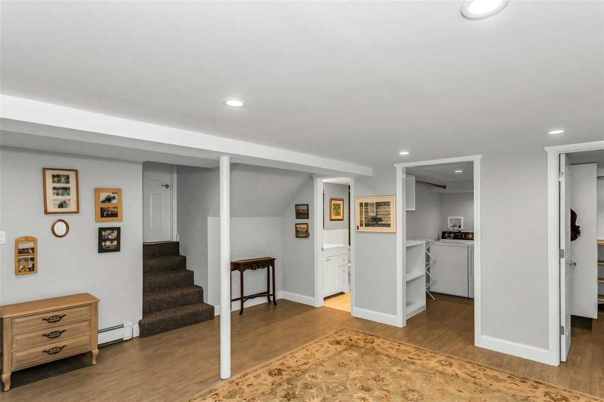 Interior, Recessed Lighting, Wood Texture Flooring