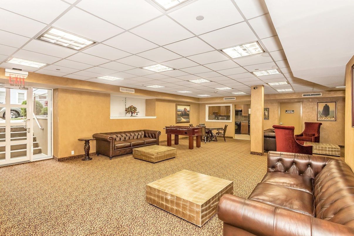 Dining room, Interior, Living room, Recessed Lighting
