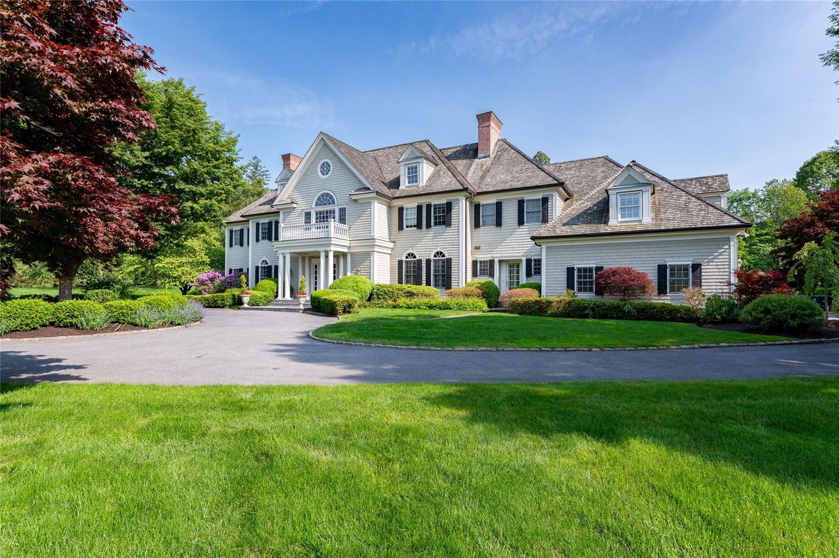 Backyard, Exterior, Facade, French Provincial
