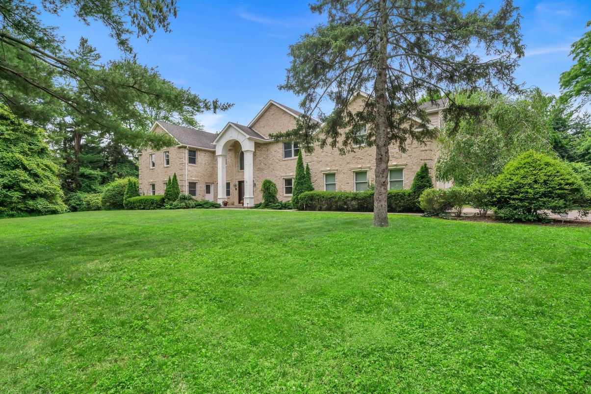 Backyard, Exterior, Facade, Brick Facade, Brick Traditional