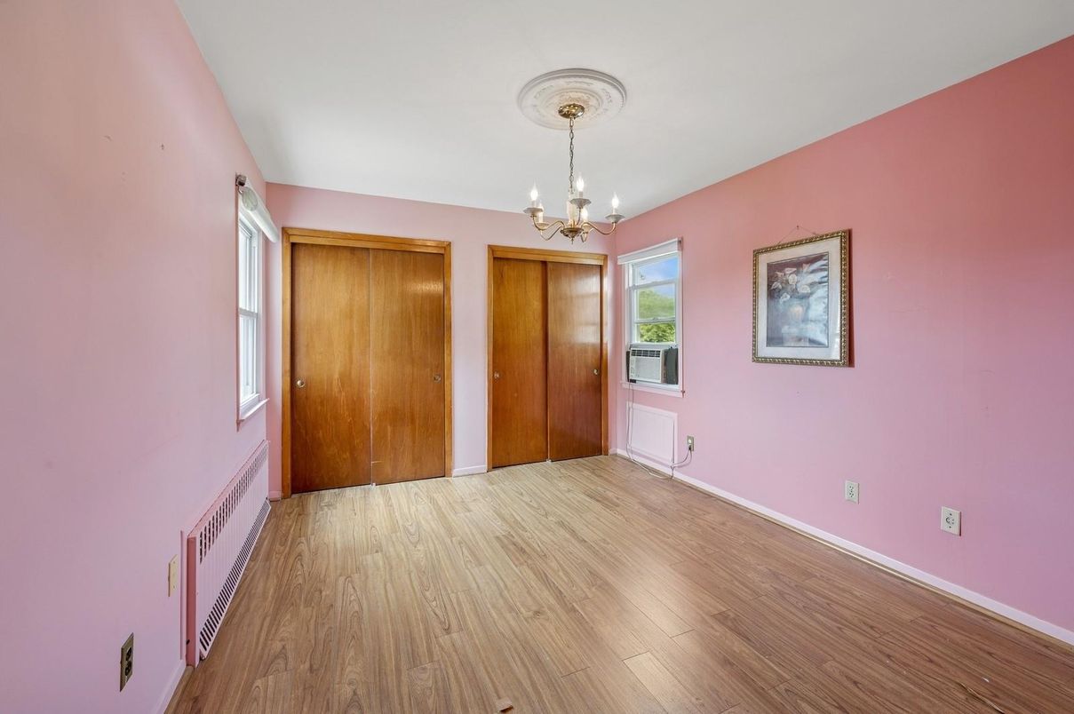 Chandelier, Empty room, Interior, Wood Texture Flooring