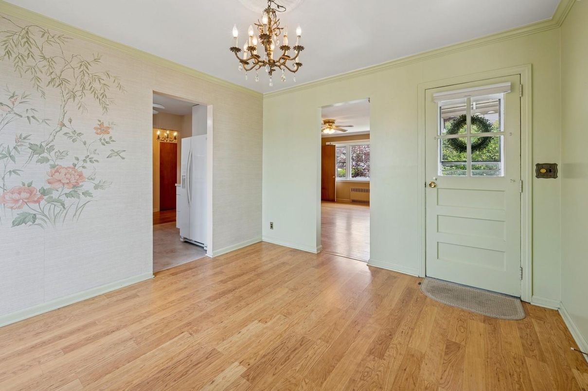 Chandelier, Empty room, Interior, Wood Texture Flooring