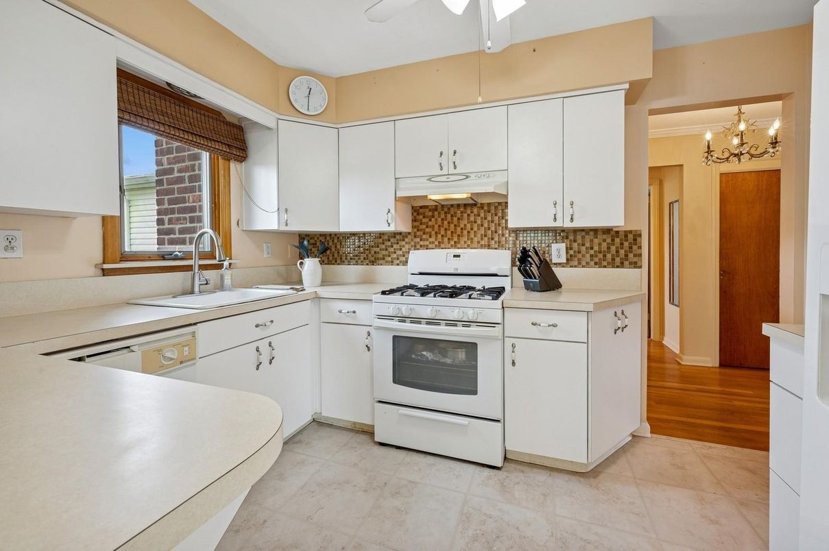 Chandelier, Interior, Kitchen