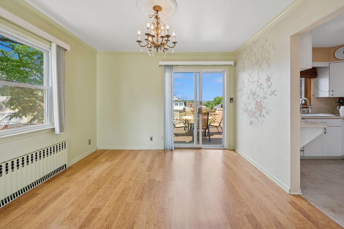 Chandelier, Empty room, Interior, Wood Texture Flooring