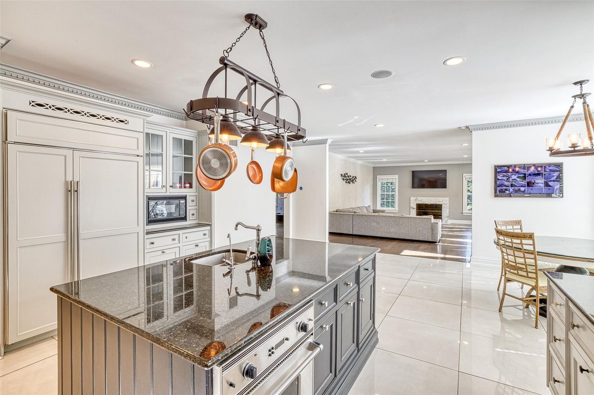 Dining room, Fireplace, Interior, Kitchen, Pendant Lights, Recessed Lighting