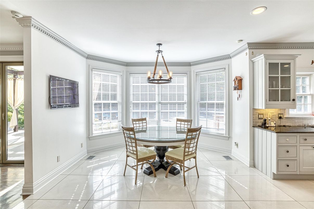 Chandelier, Dining room, Interior, Recessed Lighting