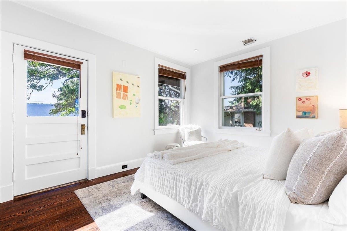 Bedroom, Interior, Recessed Lighting, Water, Wood Texture Flooring