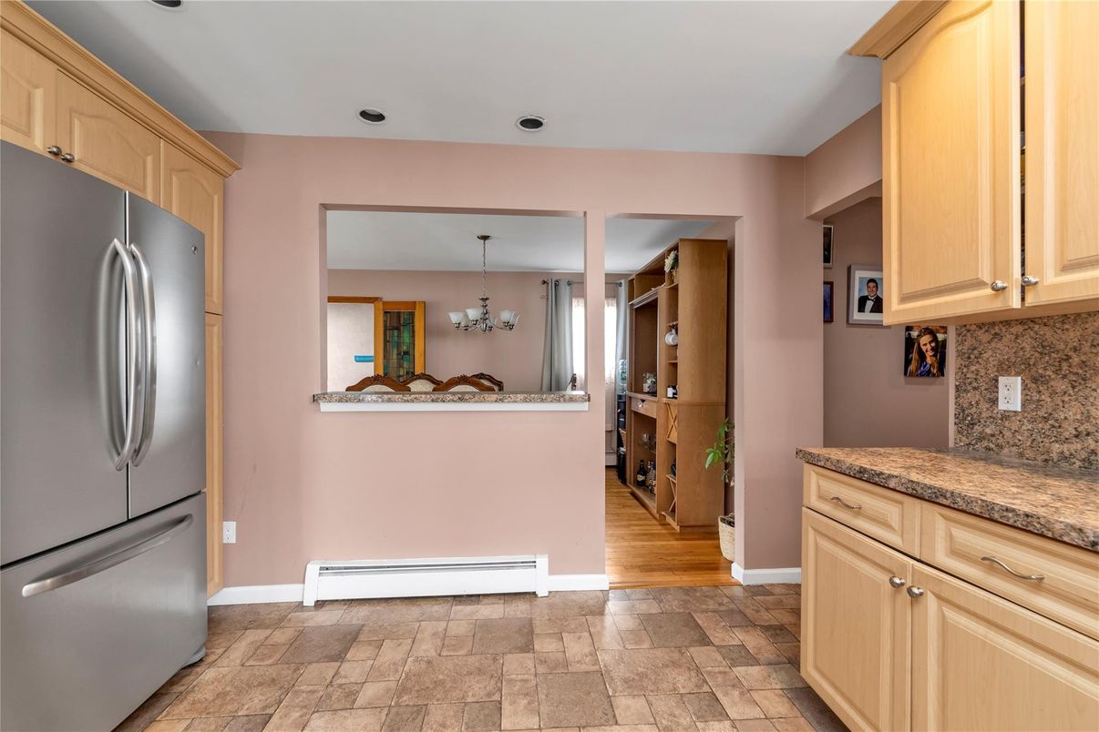 Chandelier, Interior, Kitchen