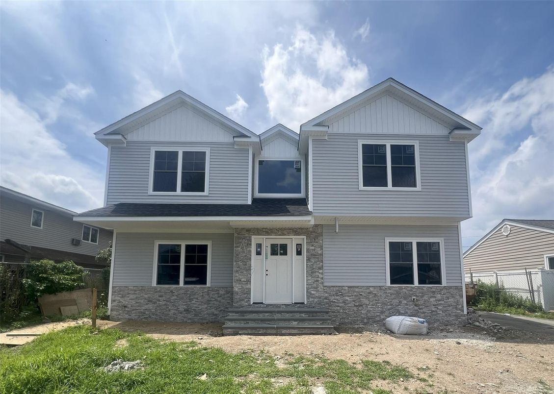 Exterior, Facade, American Craftsman