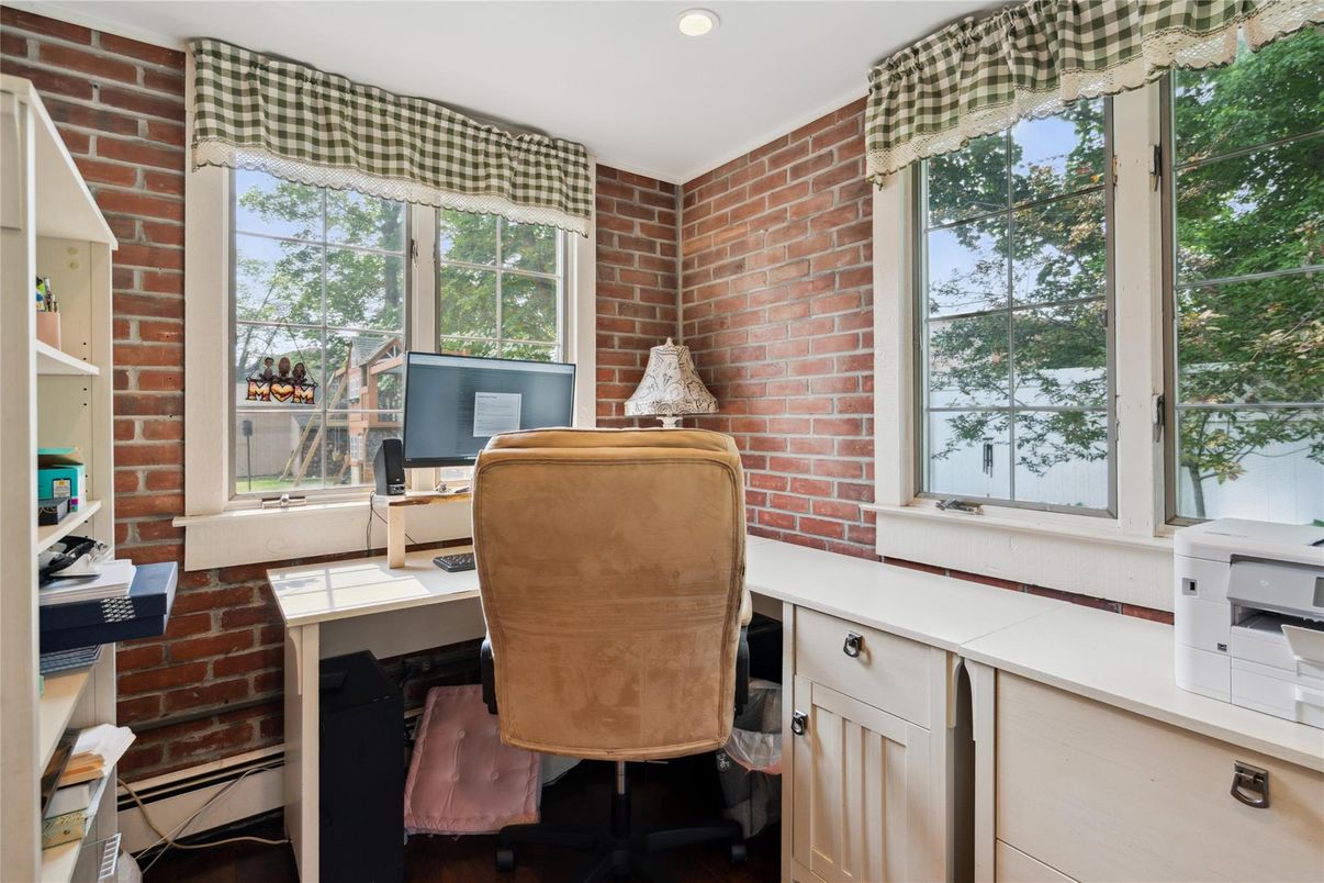 Home Office, Interior, Recessed Lighting, Stone Walls