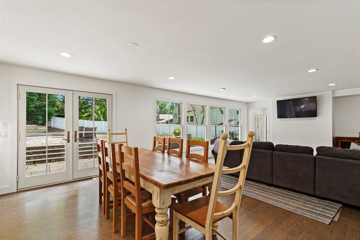 Dining room, Interior, Living room, Recessed Lighting, Wood Texture Flooring