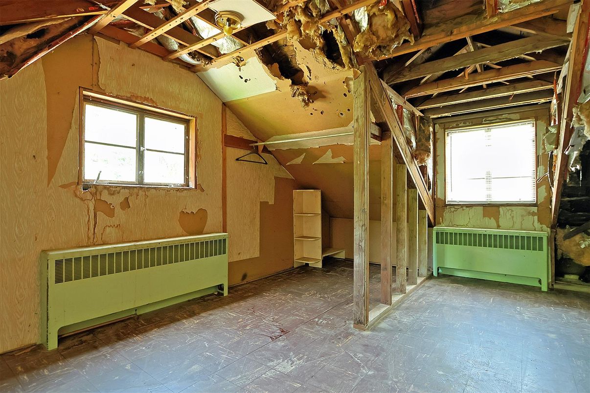 Empty room, Interior, Wooden Beams, Wooden Walls