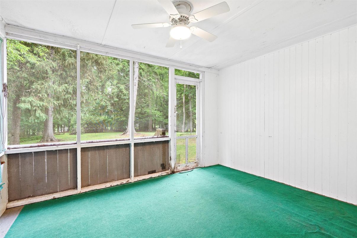 Empty room, Interior, Sun Room