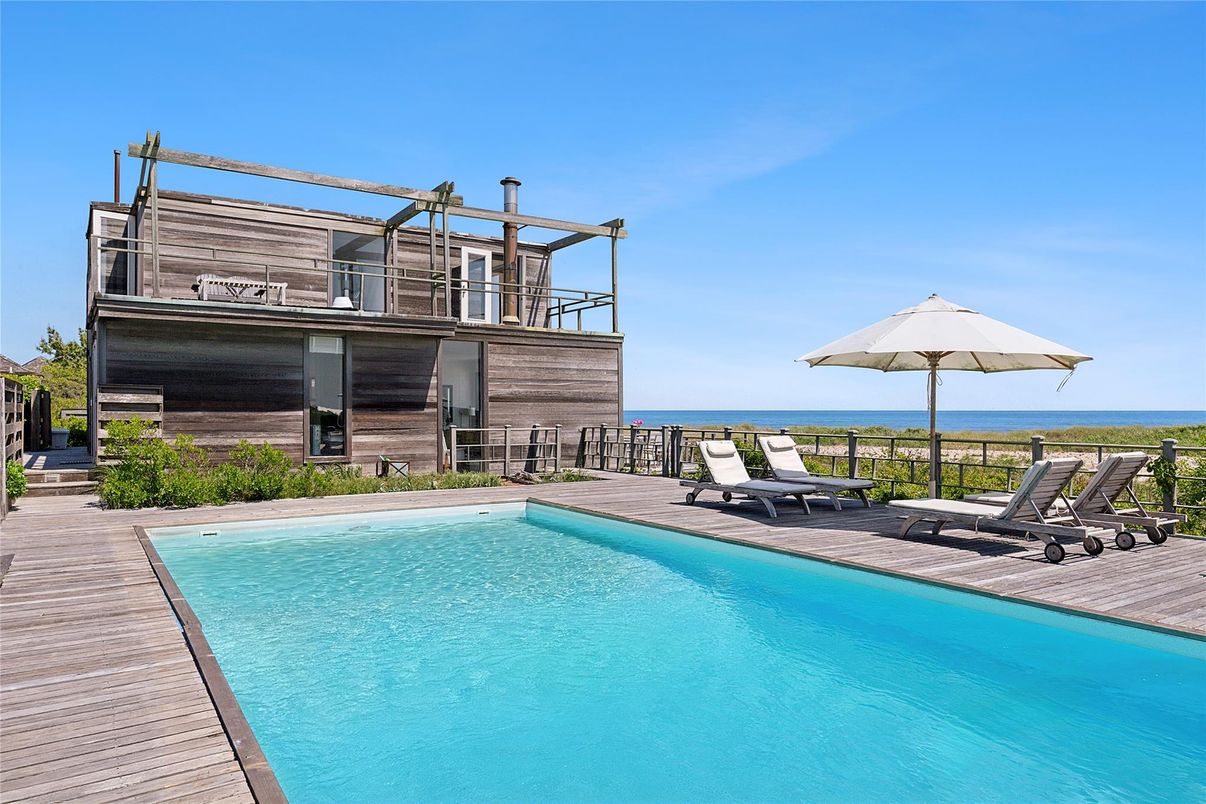 Exterior, Pool, Water