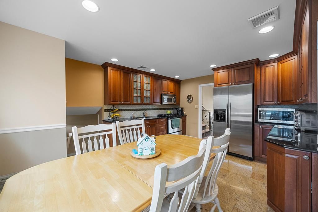 Dining room, Interior, Kitchen, Recessed Lighting, Stainless Steel Appliances