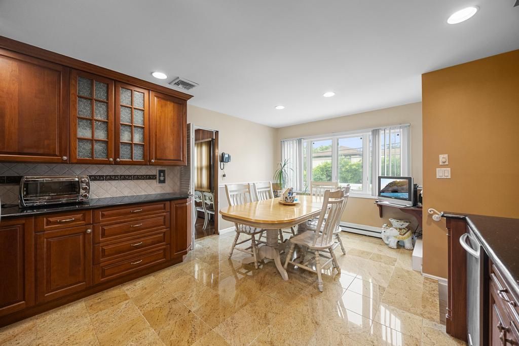 Dining room, Interior, Kitchen, Recessed Lighting, Stainless Steel Appliances