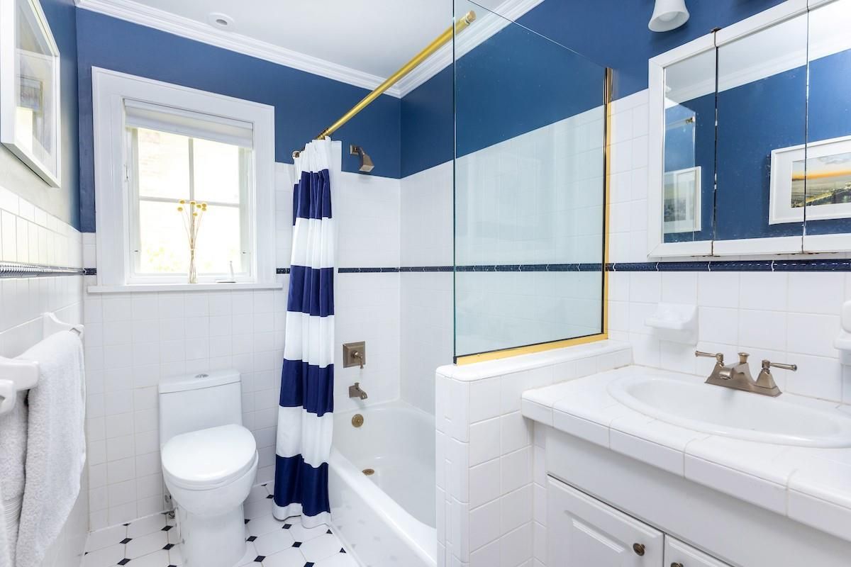 Bathroom, Interior, Tile Countertops