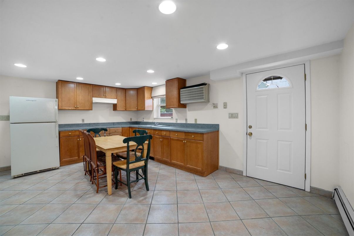 Dining room, Interior, Kitchen, Recessed Lighting